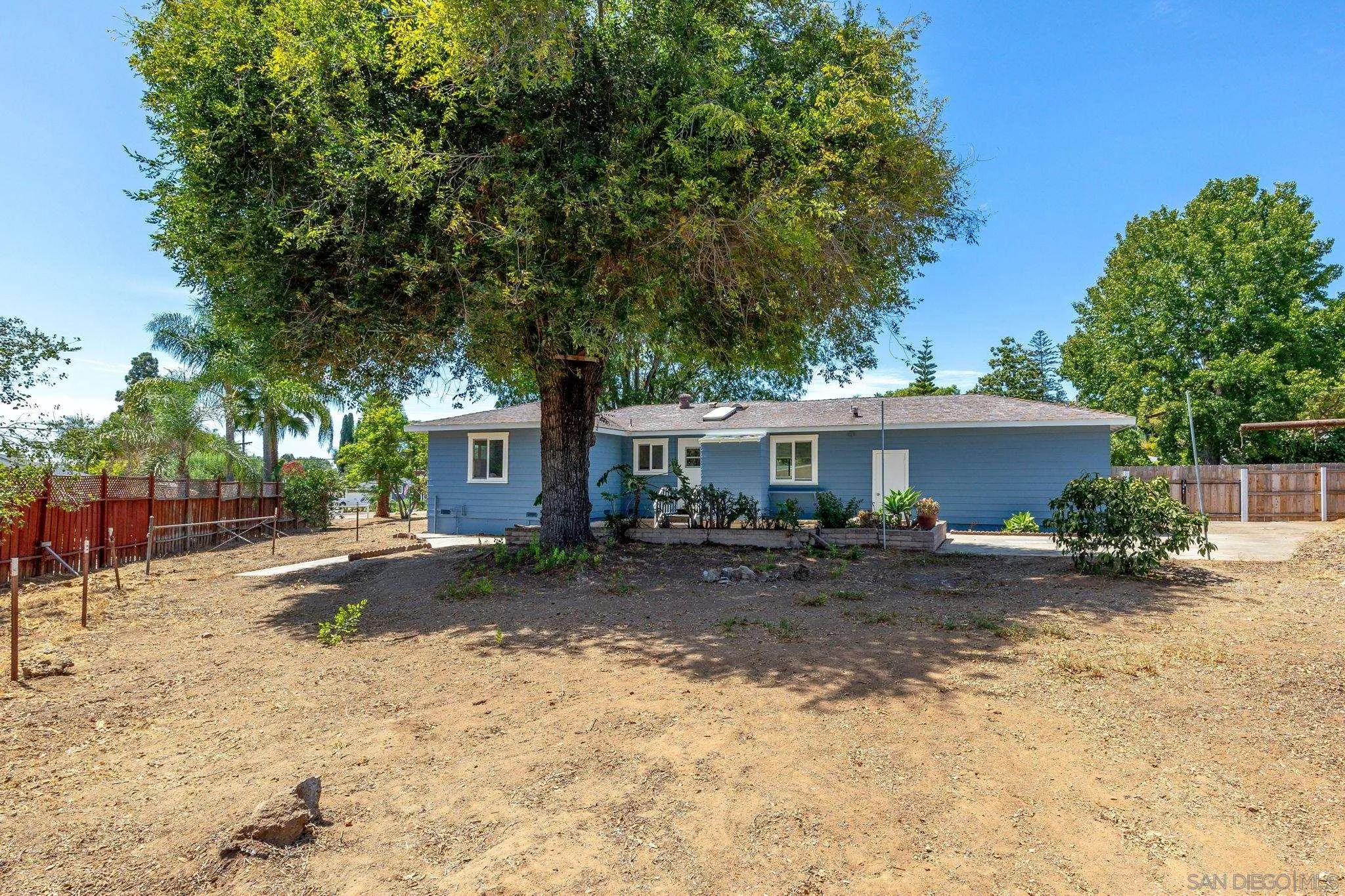 1223 Coventry Road Vista, CA 92084 - Photo 4 of 35 Gallery Image 4