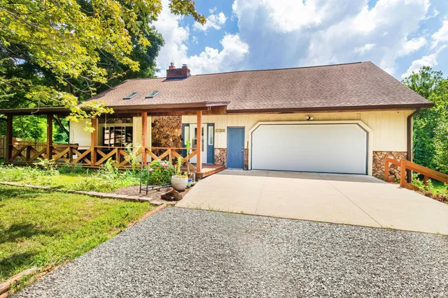 $449,500 | 1688 Fuquay Road, Newburgh, IN 47630