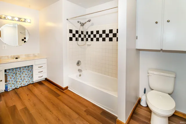 $425,000 | 1688 Fuquay Road, Newburgh, IN 47630