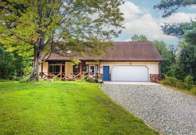 $425,000 | 1688 Fuquay Road, Newburgh, IN 47630