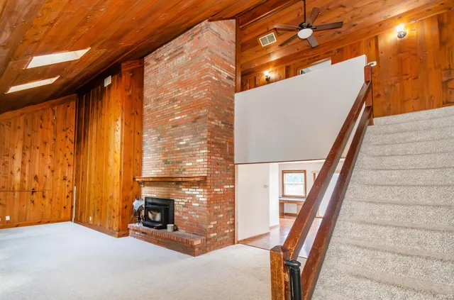 $425,000 | 1688 Fuquay Road, Newburgh, IN 47630