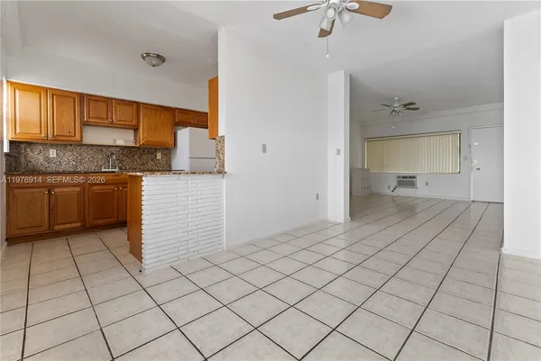 $1,850 | 1165 Marseille Drive, Unit 23, Miami Beach, FL 33141