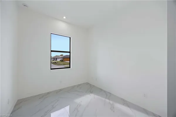 $1,800 | 1051 Marine Avenue South, Lehigh Acres, FL 33974