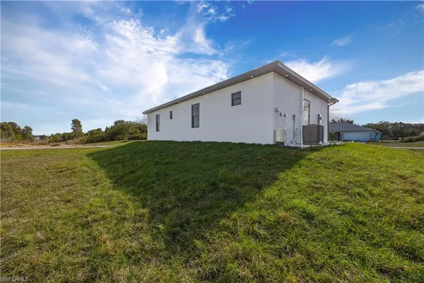 $1,800 | 1051 Marine Avenue South, Lehigh Acres, FL 33974