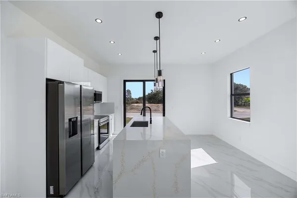 $1,800 | 1051 Marine Avenue South, Lehigh Acres, FL 33974