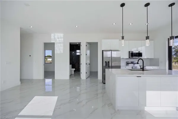 $1,800 | 1051 Marine Avenue South, Lehigh Acres, FL 33974