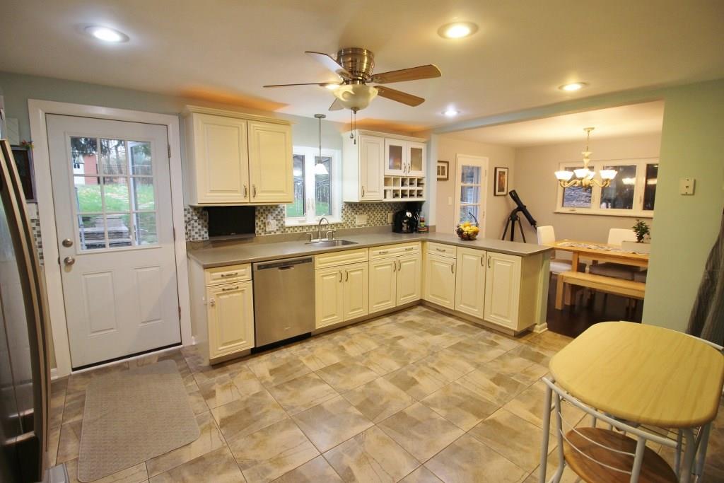 1031 Greentree Road Pittsburgh, PA 15220 - Photo 2 of 17 Gallery Image 2