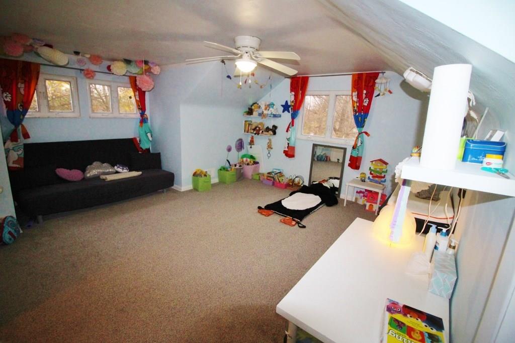 1031 Greentree Road Pittsburgh, PA 15220 - Photo 12 of 17 Gallery Image 12