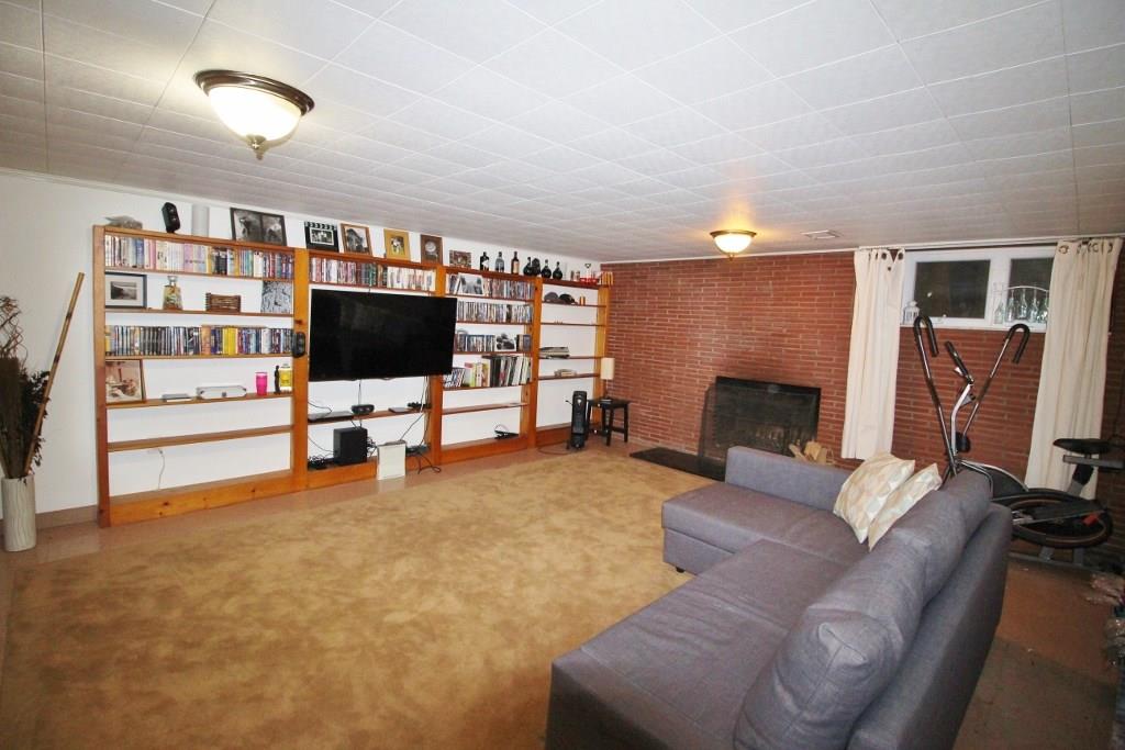 1031 Greentree Road Pittsburgh, PA 15220 - Photo 14 of 17 Gallery Image 14