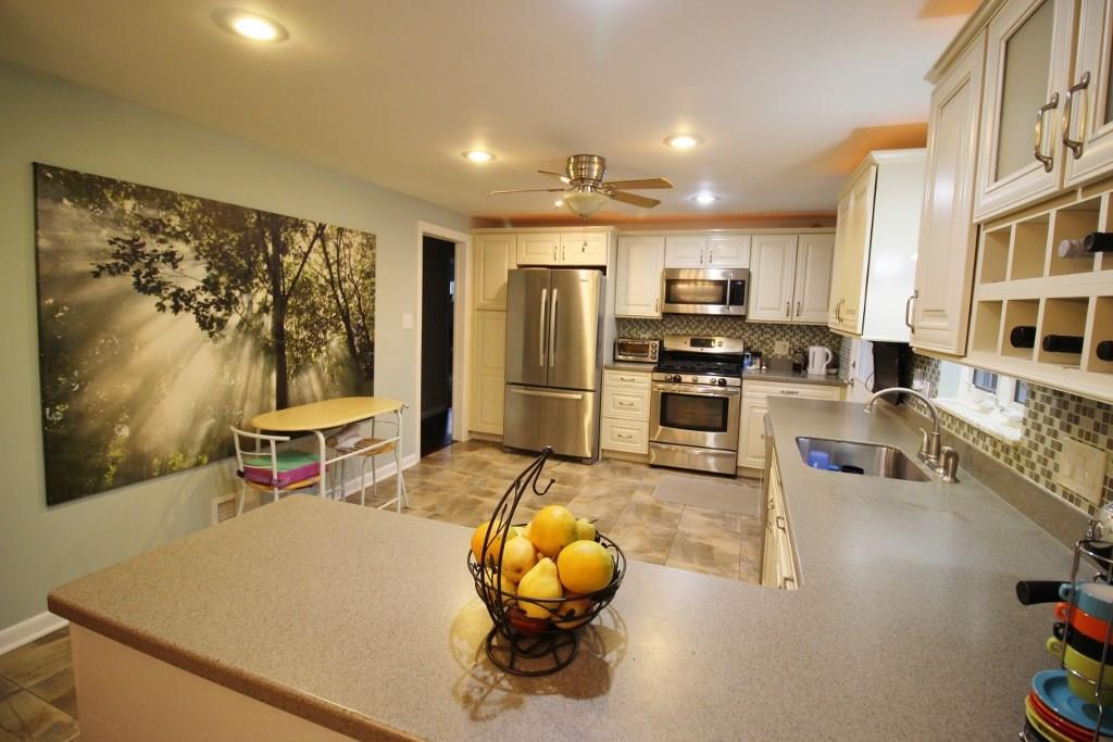 1031 Greentree Road Pittsburgh, PA 15220 - Photo 4 of 17 Gallery Image 4