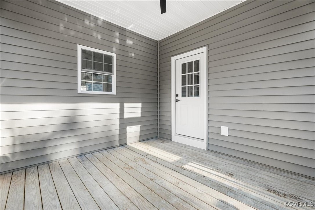4717 B Bell Road Powhatan, VA 23139 - Photo 17 of 47 Screened-in porch