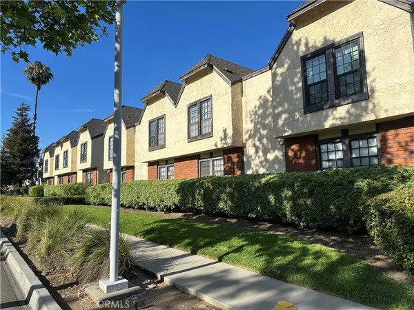$2,300 | 6004 Rosemead Boulevard, Unit 7, Temple City, CA 91780