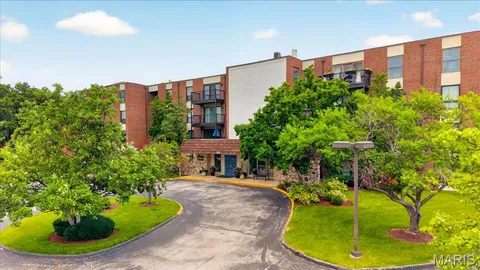 $249,900 | 564 Sarah Lane, Unit 104, St. Louis, MO 63141