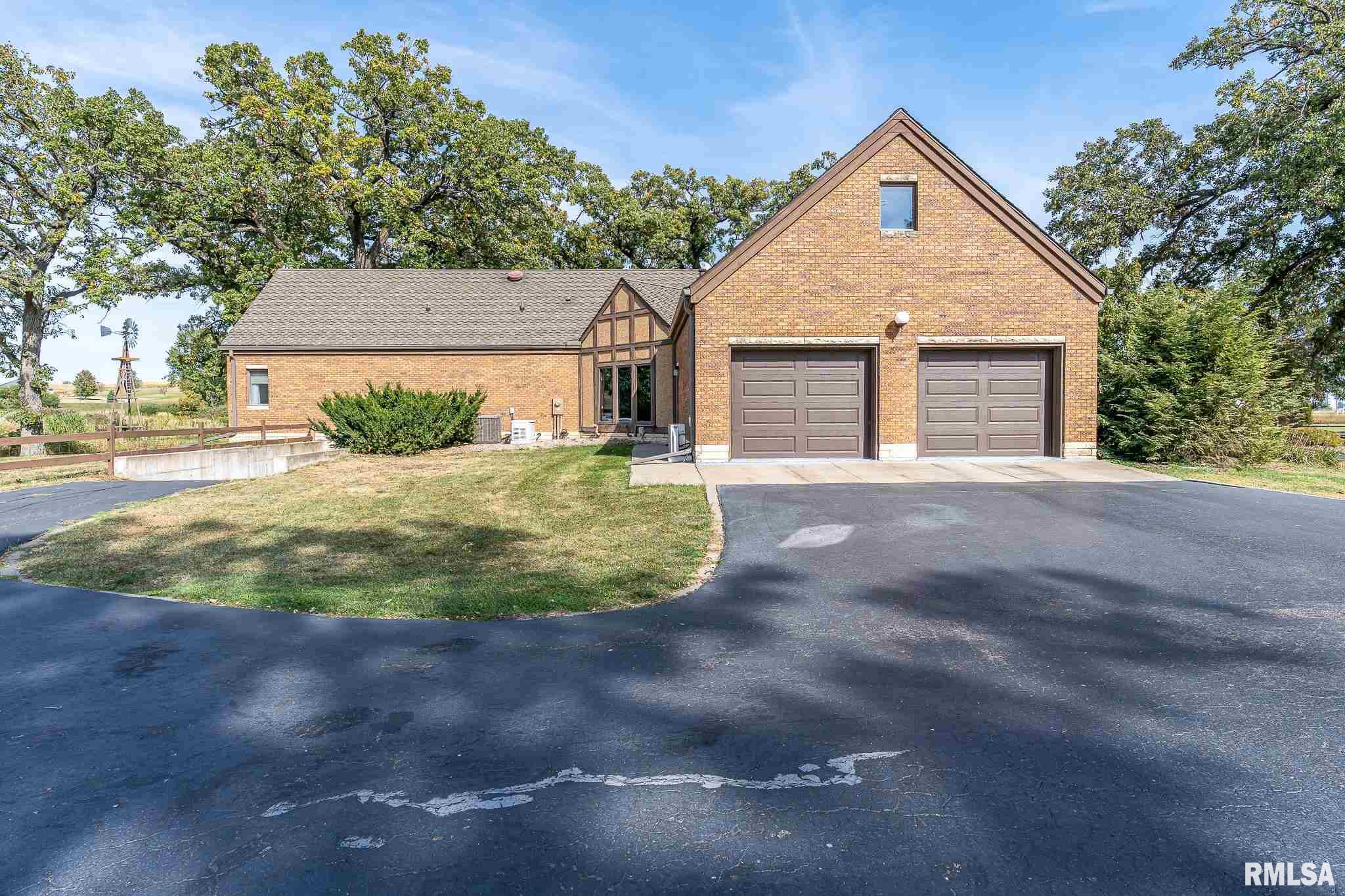 3110 Harts Mill Road Clinton, IA 52732 - Photo 4 of 30 Gallery Image 4