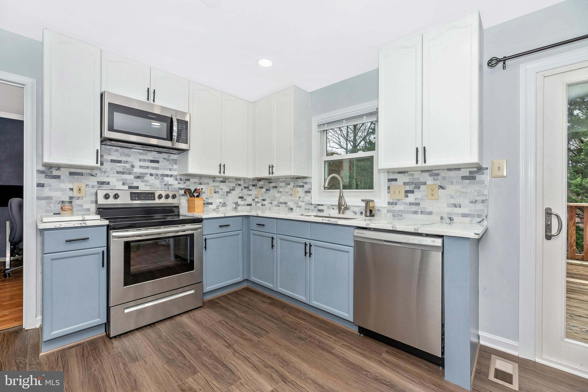 6706 Hemlock Point Road New Market, MD 21774 - Photo 6 of 42 NEW SS Appliances