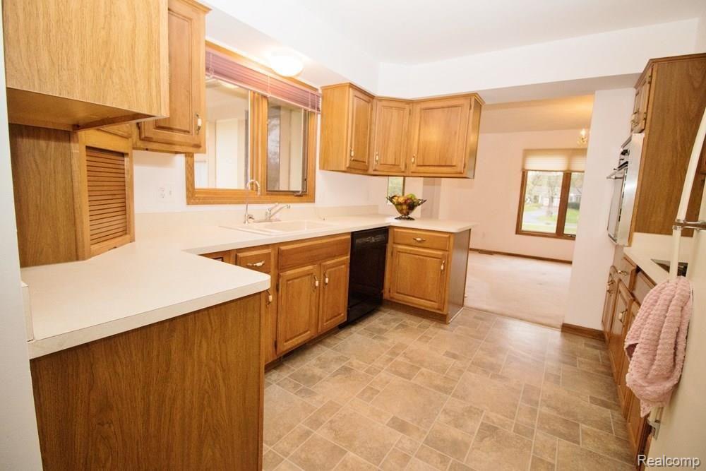 9466 Bergin Road Howell, MI 48843 - Photo 12 of 42 IMG_6325.jpg