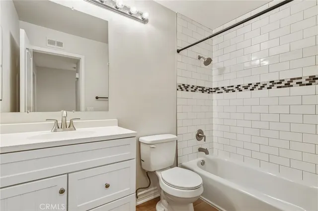 $3,700 | 5 Rice Aisle, Irvine, CA 92612