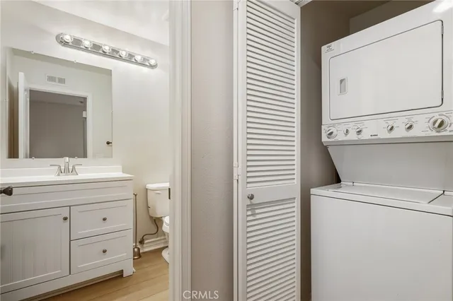 $3,700 | 5 Rice Aisle, Irvine, CA 92612