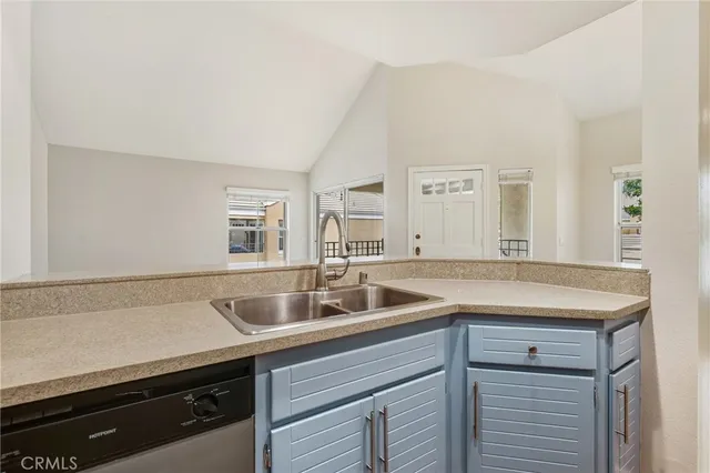 $3,700 | 5 Rice Aisle, Irvine, CA 92612