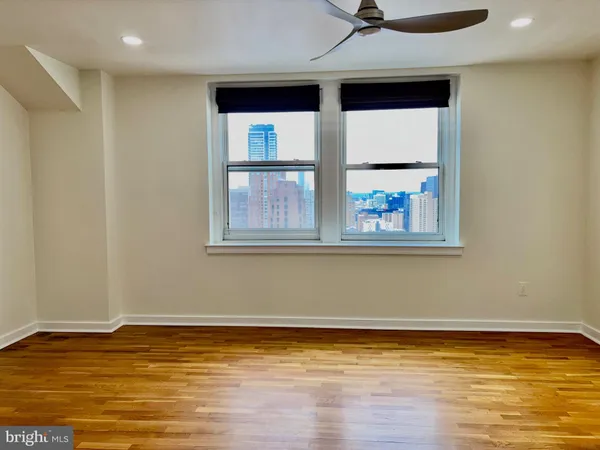 $2,300 | 111-00 South 15th Street, Unit P206, Philadelphia, PA 19102