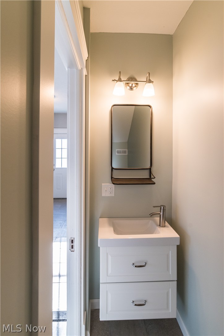 2970 Edgehill Road Cleveland Heights, OH 44118 - Photo 12 of 36 Gallery Image 12