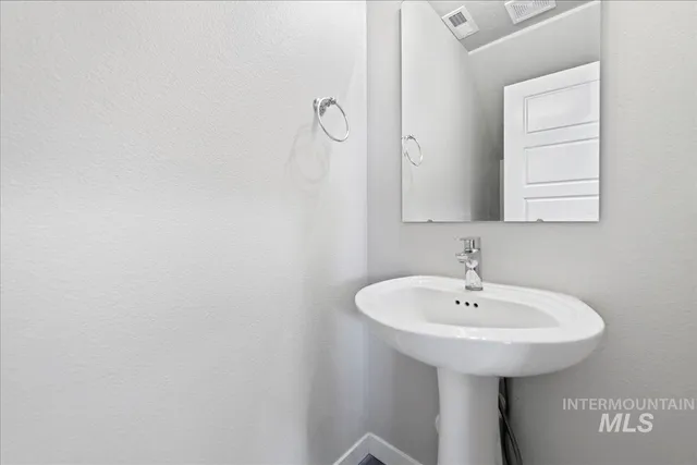 $339,990 | 2471 East Goldstone Street, Meridian, ID 83642