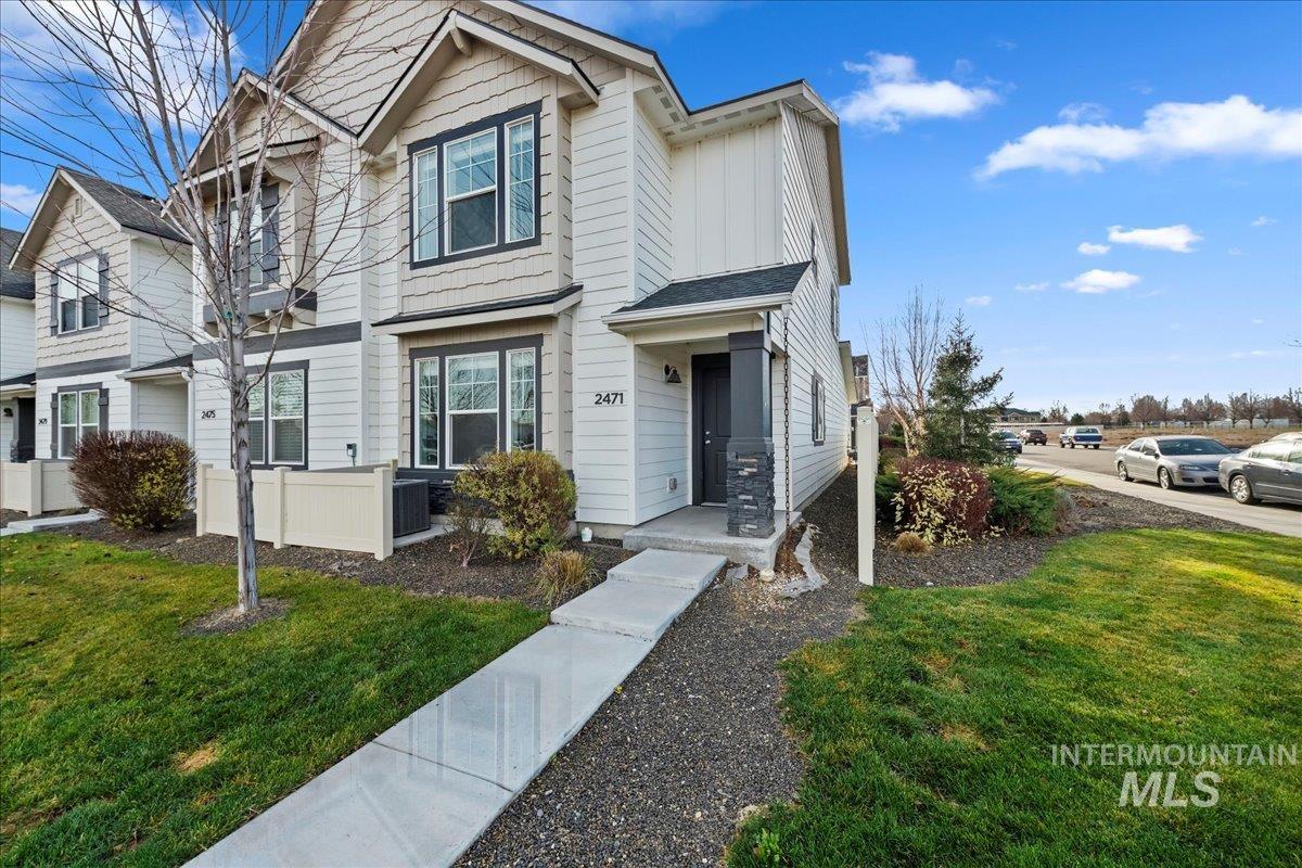 2471 East Goldstone Street Meridian, ID 83642 - Photo 3 of 27 Craftsman inspired home featuring a front yard