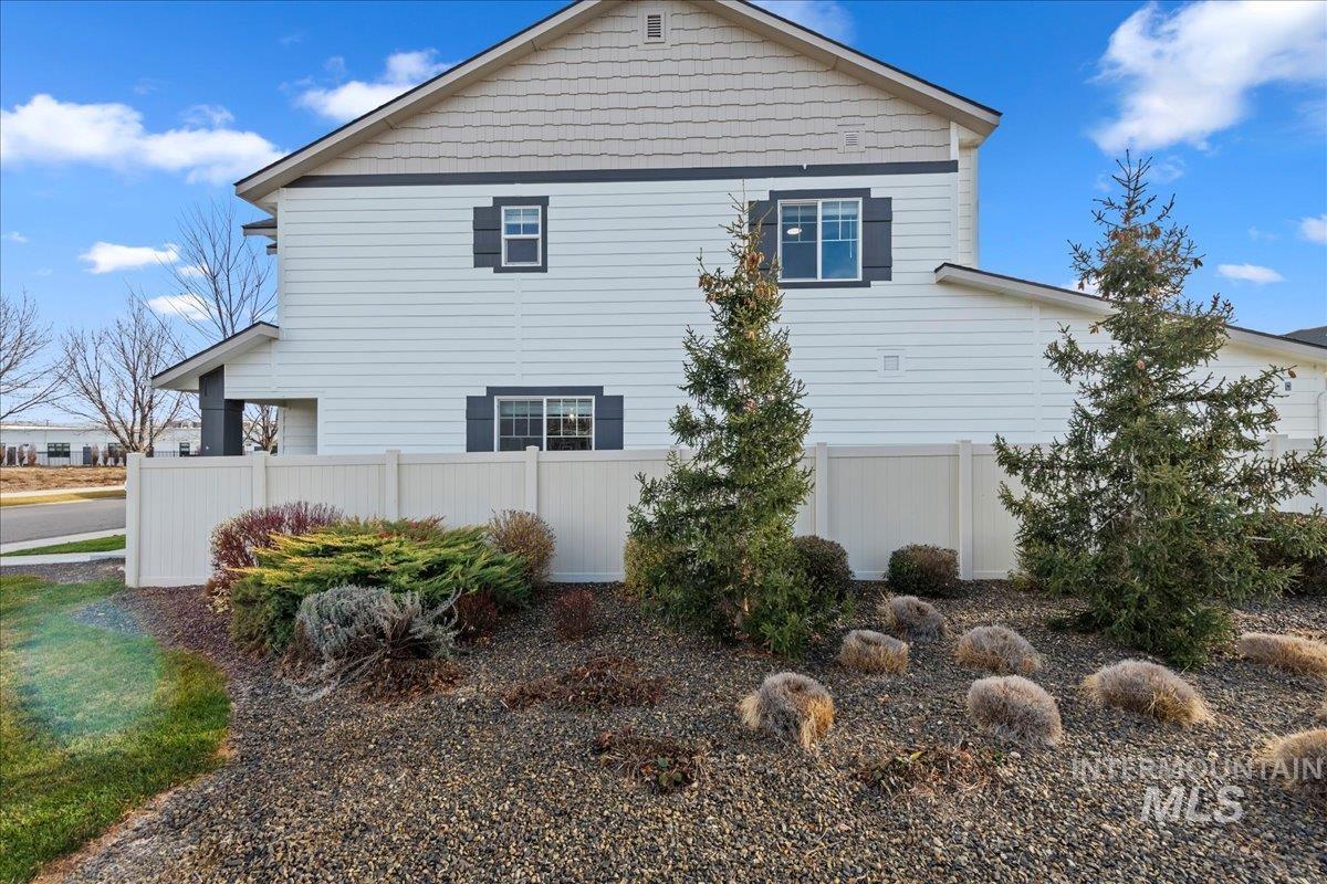 2471 East Goldstone Street Meridian, ID 83642 - Photo 6 of 27 View of side of home