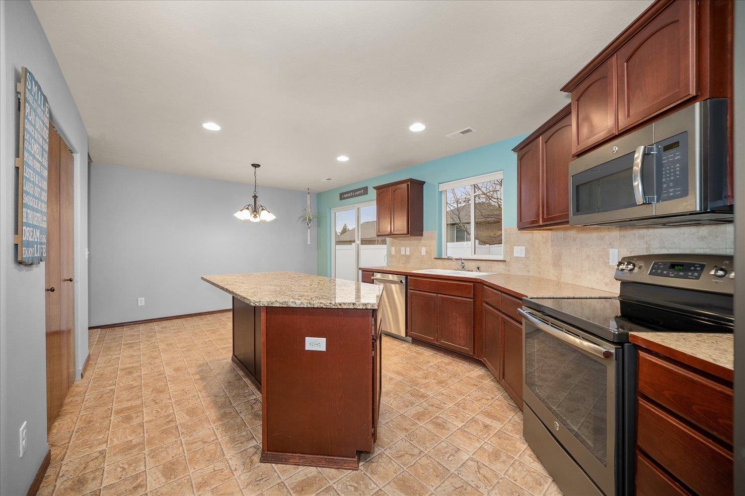 709 East Silver Pine Road Colbert, WA 99005 - Photo 11 of 38 Gallery Image 11