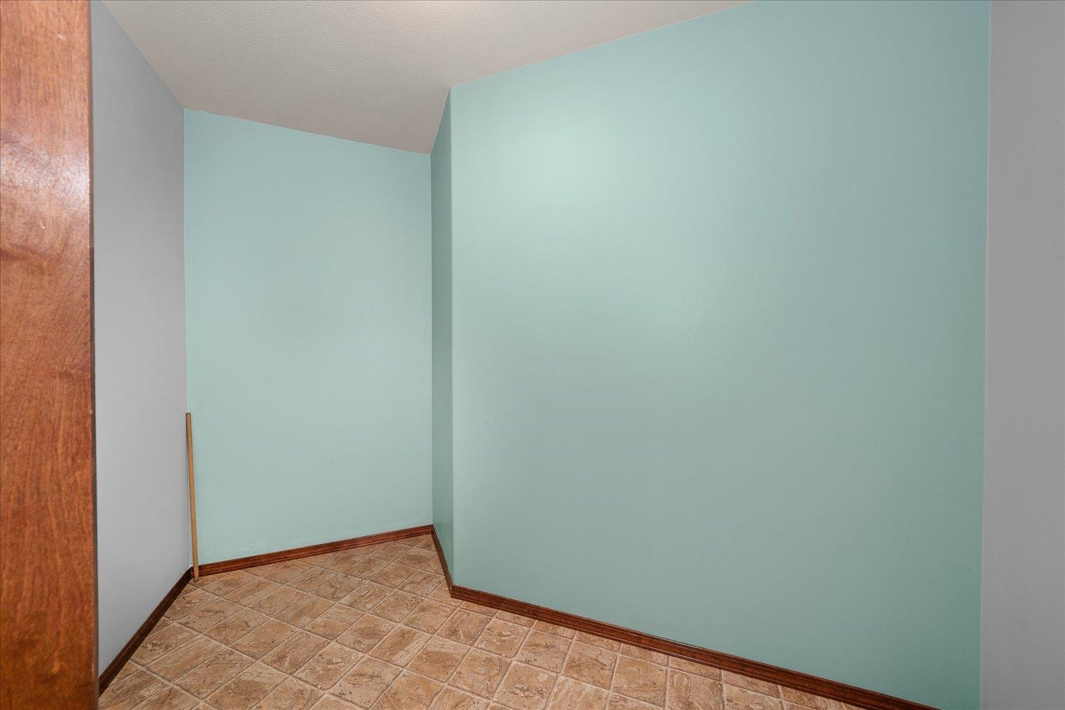 709 East Silver Pine Road Colbert, WA 99005 - Photo 14 of 38 Gallery Image 14
