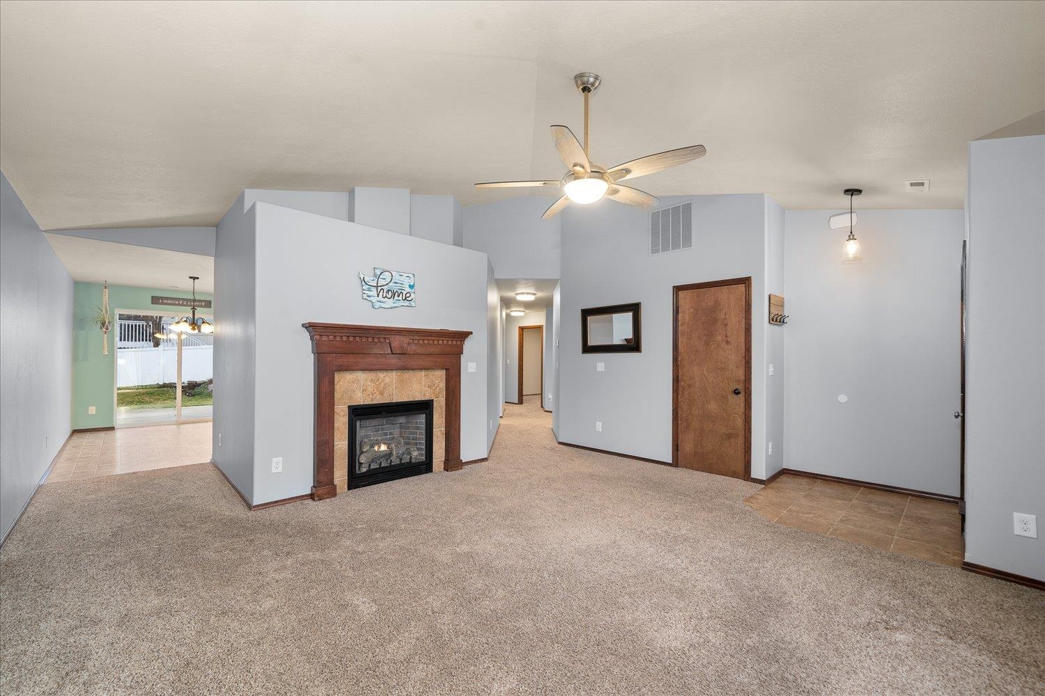 709 East Silver Pine Road Colbert, WA 99005 - Photo 4 of 38 Gallery Image 4