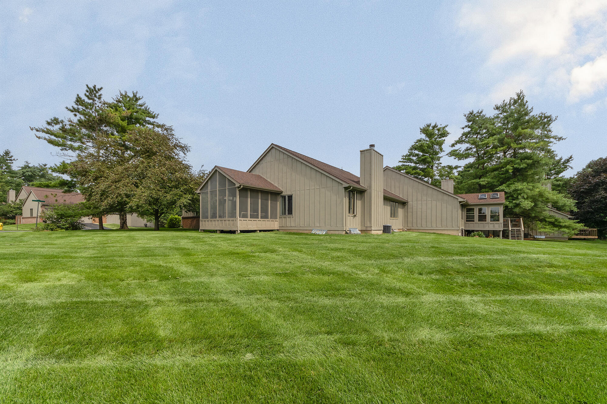 225 Raintree Circle Kalamazoo, MI 49006 - Photo 34 of 38 Open