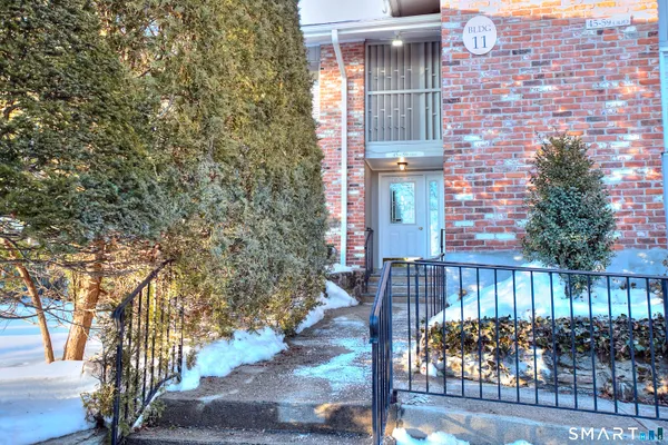 $610,000 | 49 Southport Woods Drive, Unit 49, Fairfield, CT 06890