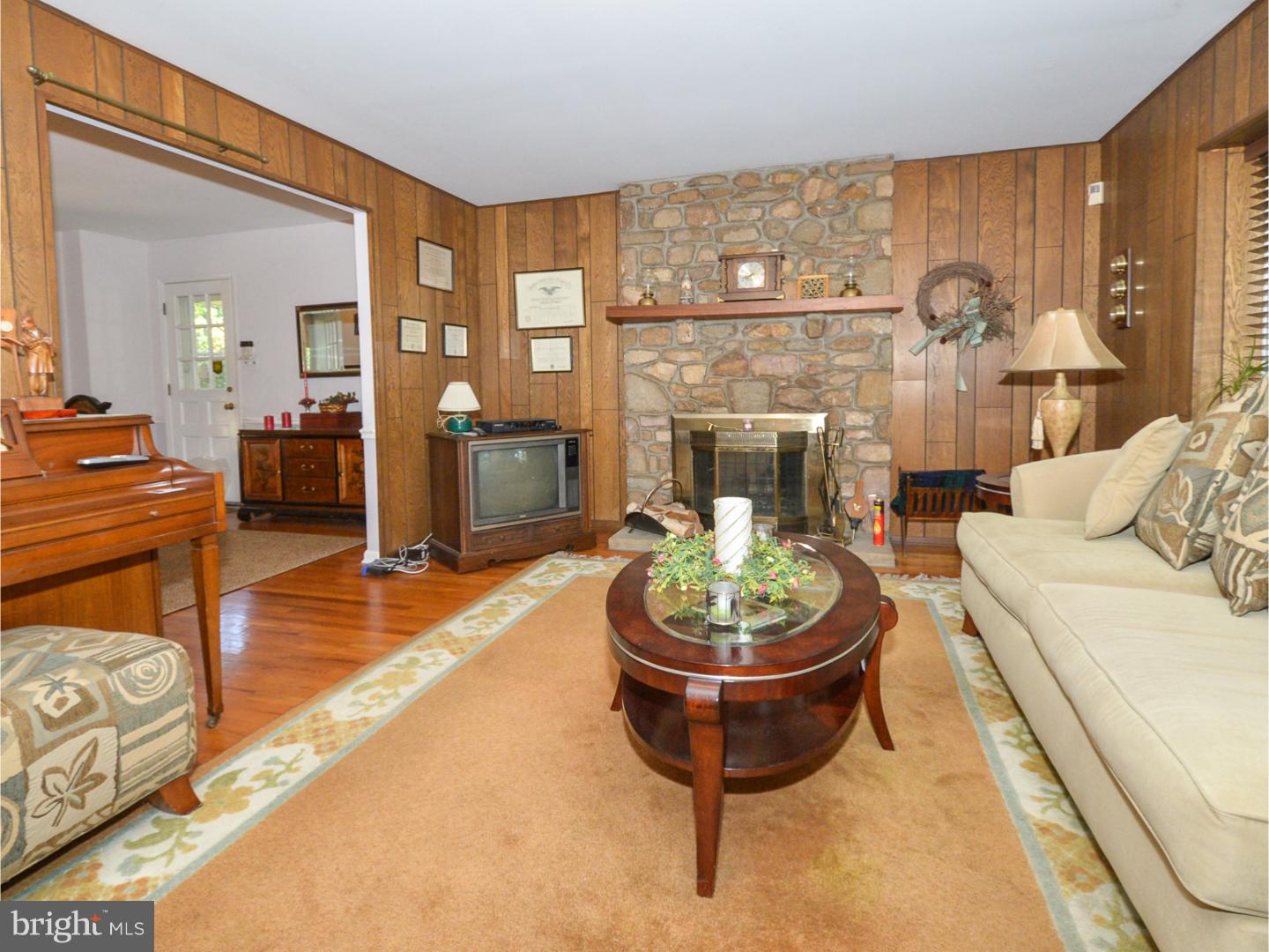 2100 Winthrop Road Huntingdon Valley, PA 19006 - Photo 22 of 25 Family Room