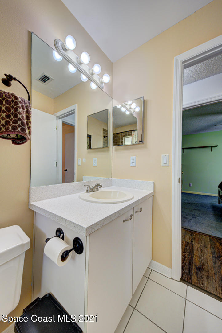 279 Rheine Road Northwest Palm Bay, FL 32907 - Photo 22 of 35 bathroom 2 vanity