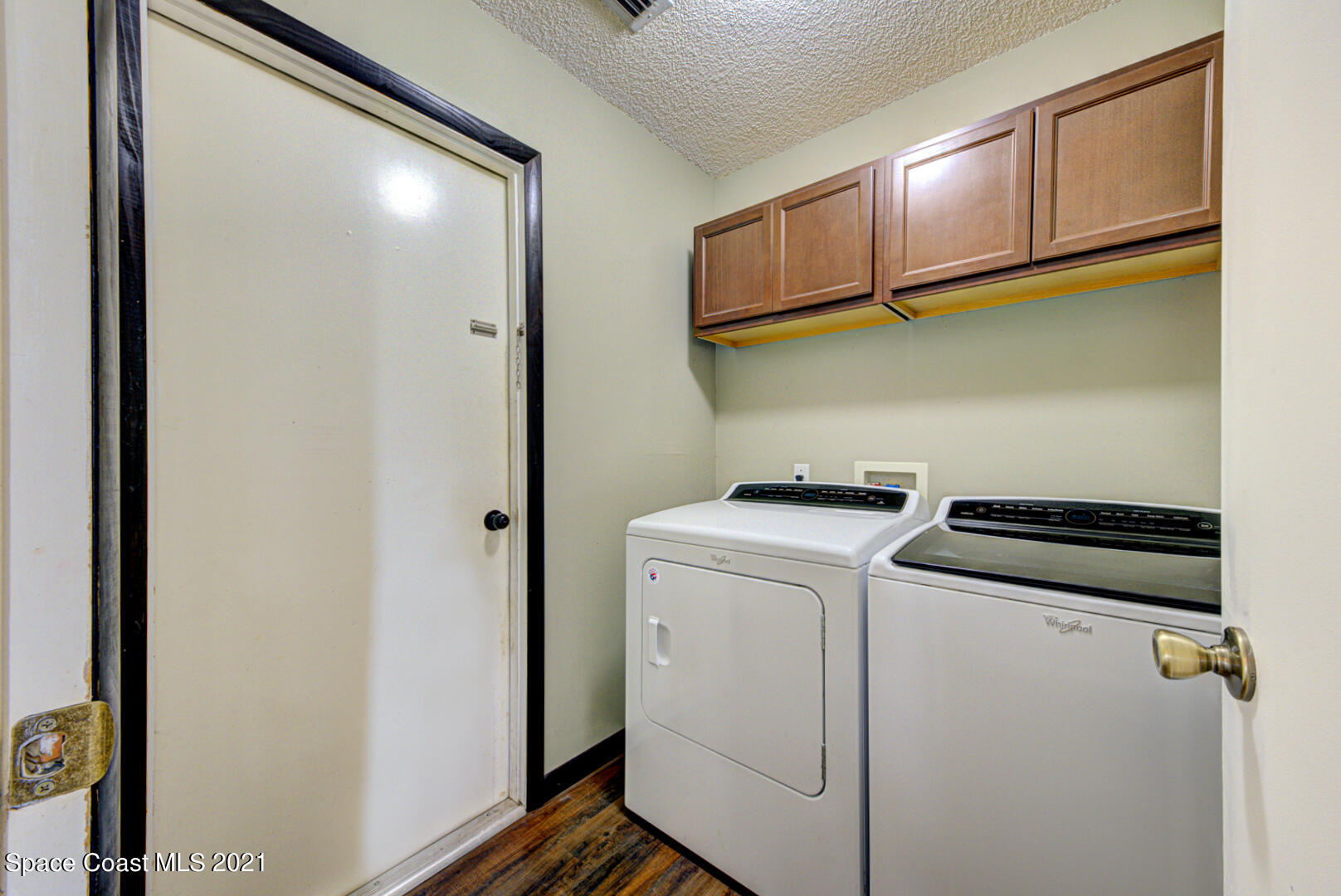 279 Rheine Road Northwest Palm Bay, FL 32907 - Photo 30 of 35 laundry room
