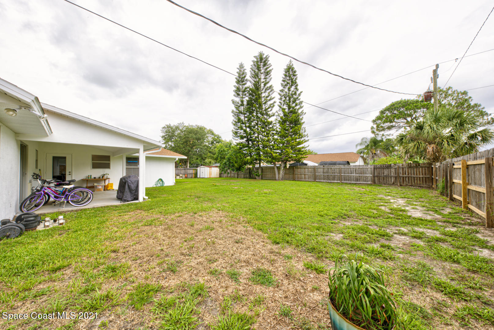 279 Rheine Road Northwest Palm Bay, FL 32907 - Photo 34 of 35 backyard