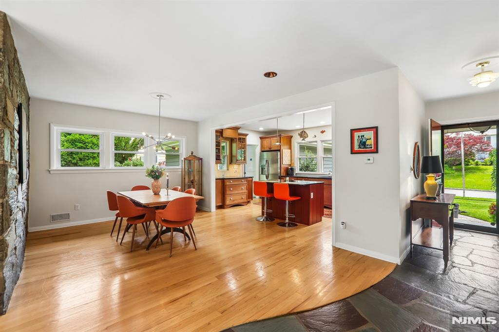 95 Yantacaw Brook Road Montclair, NJ 07043 - Photo 14 of 48
