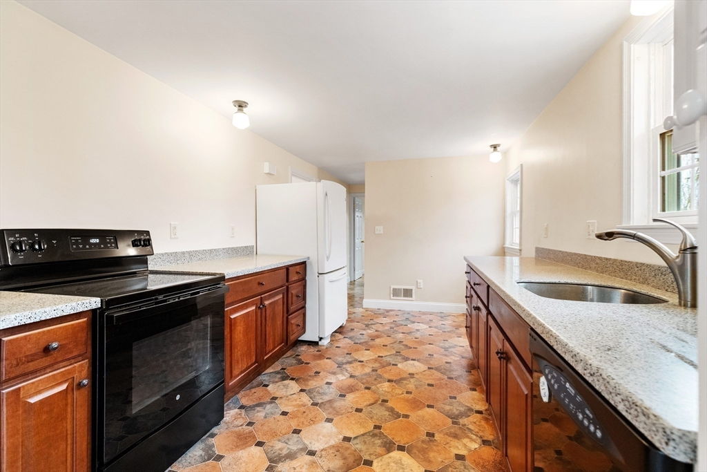 30 Amherst Road Marblehead, MA 01945 - Photo 15 of 42