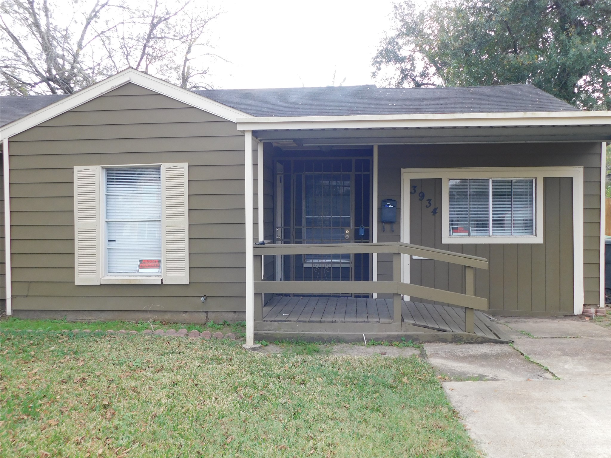 3934 Cosby Street Houston, TX 77021 - Photo 2 of 10 front view of a house