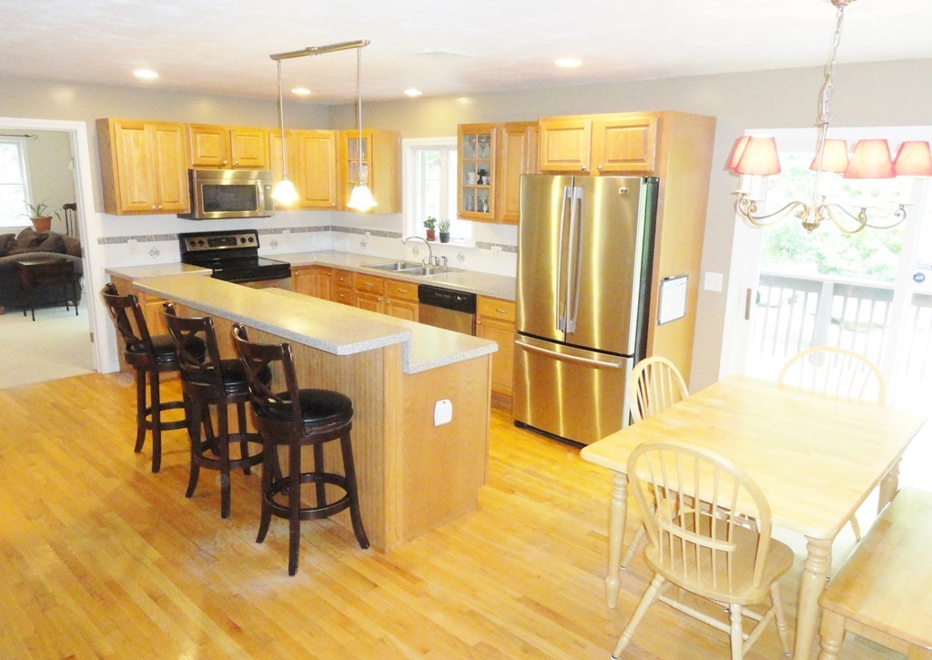 124 Charnock Hill Road Rutland, MA 01543 - Photo 3 of 21