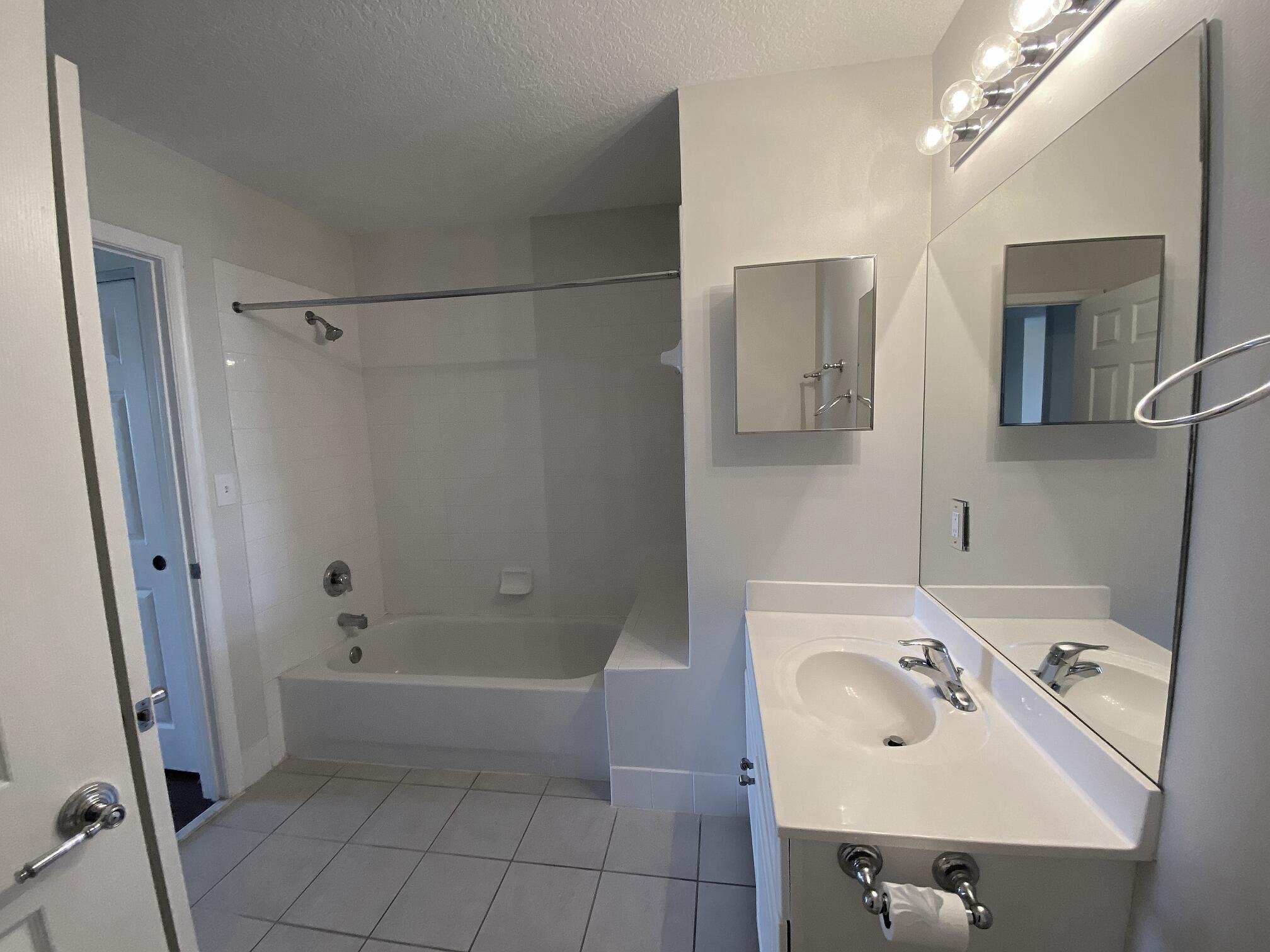 1155 Main Street, Unit 303 Jupiter, FL 33458 - Photo 15 of 25 Bathroom