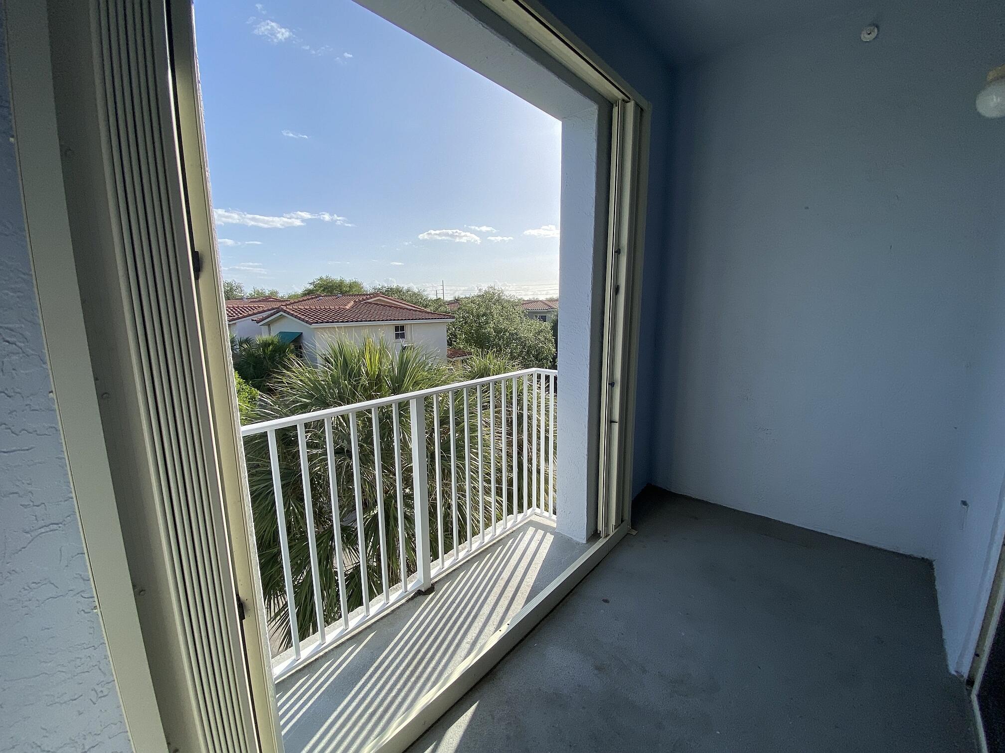 1155 Main Street, Unit 303 Jupiter, FL 33458 - Photo 18 of 25 Balcony