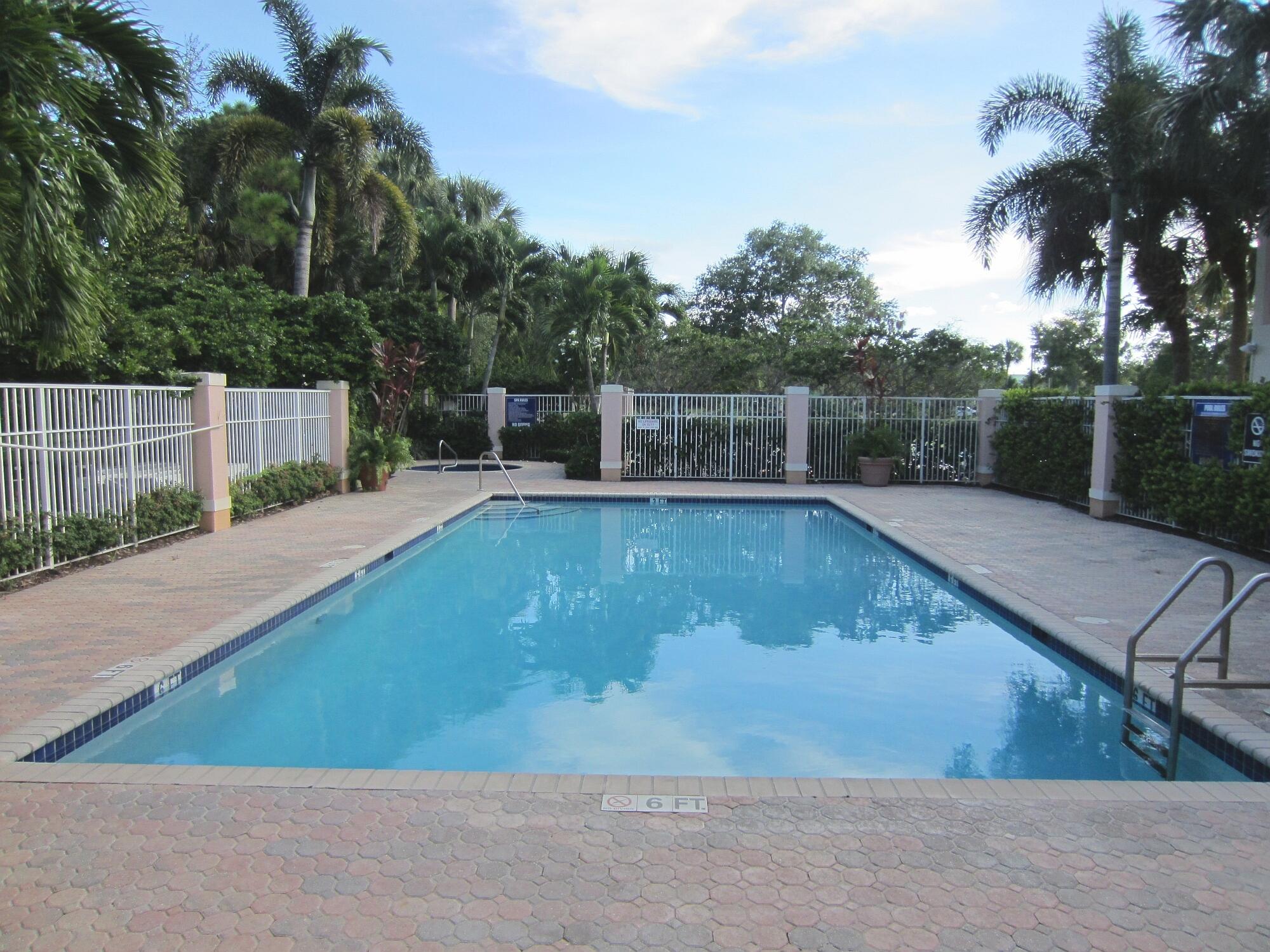 1155 Main Street, Unit 303 Jupiter, FL 33458 - Photo 23 of 25 Community pool