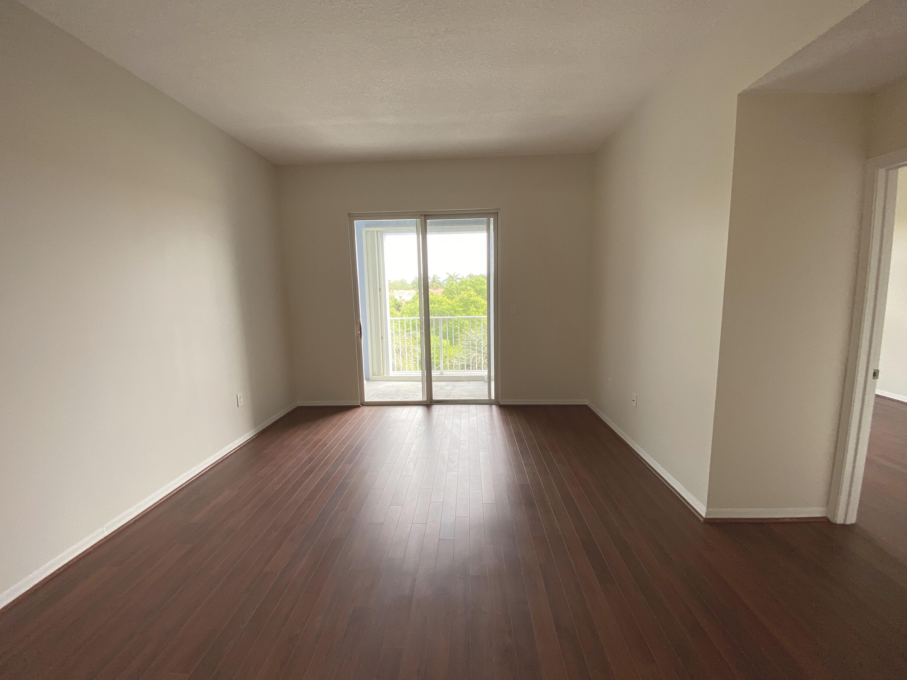 1155 Main Street, Unit 303 Jupiter, FL 33458 - Photo 5 of 25 Living Room