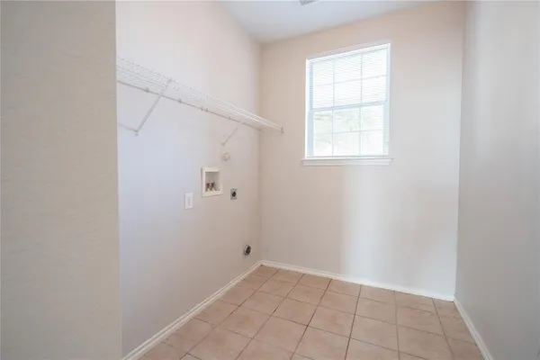 $2,850 | 524 Zachum Drive, Arlington, TX 76002