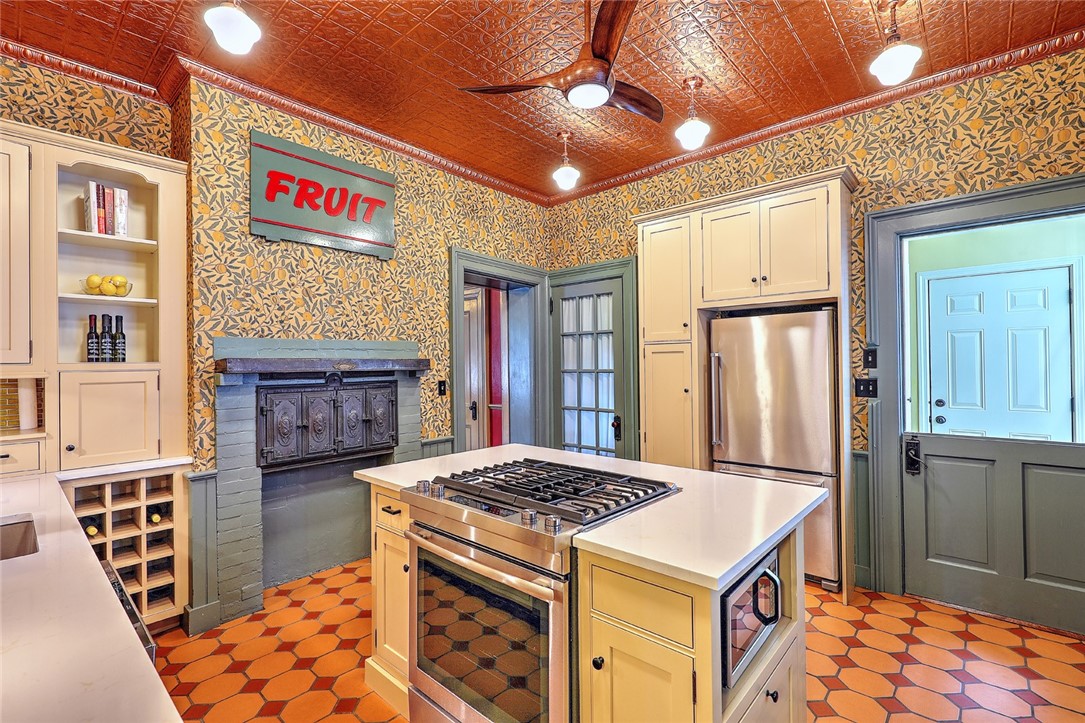 166 Prospect Street Providence, RI 02906 - Photo 16 of 48