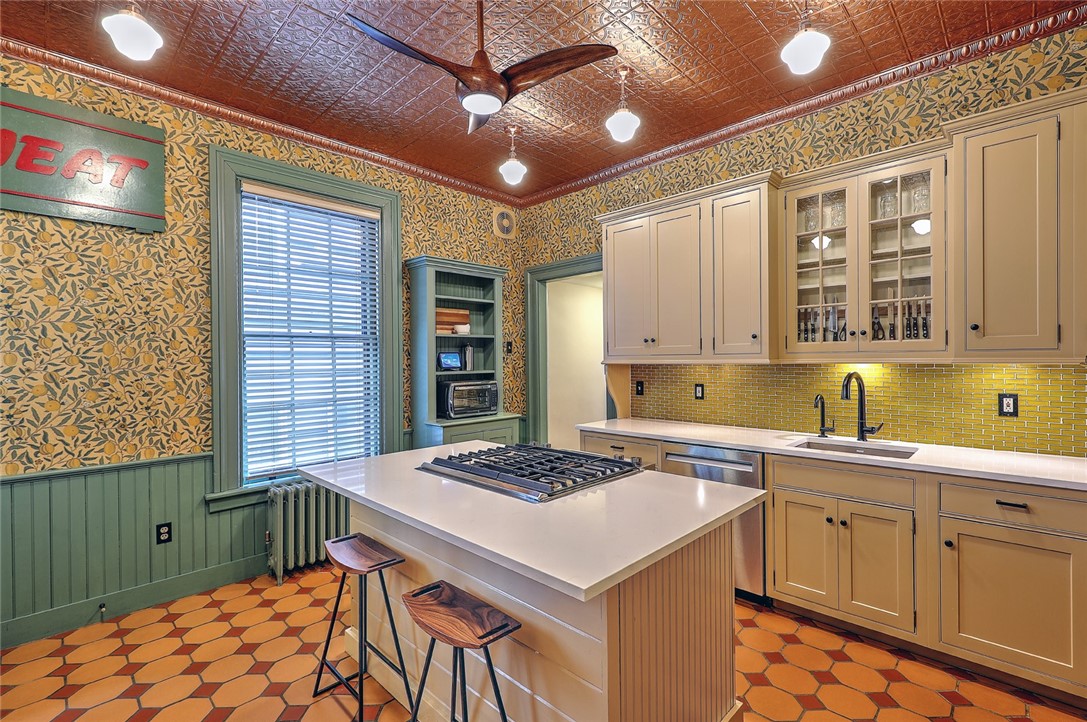 166 Prospect Street Providence, RI 02906 - Photo 17 of 48