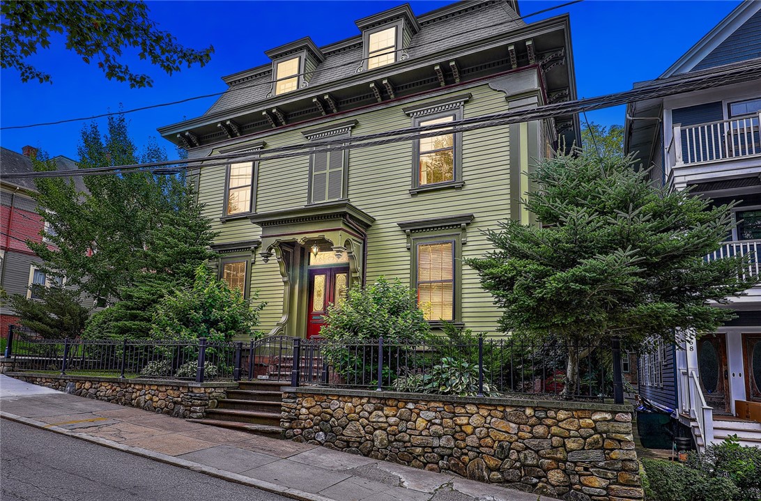 166 Prospect Street Providence, RI 02906 - Photo 2 of 48