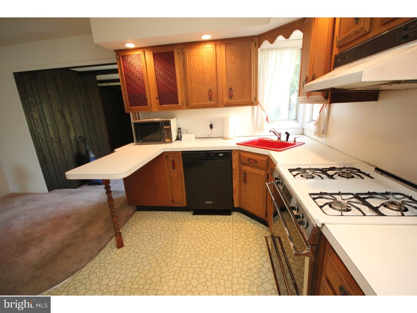 40 Sherbrooke Road Ewing, NJ 08638 - Photo 4 of 12